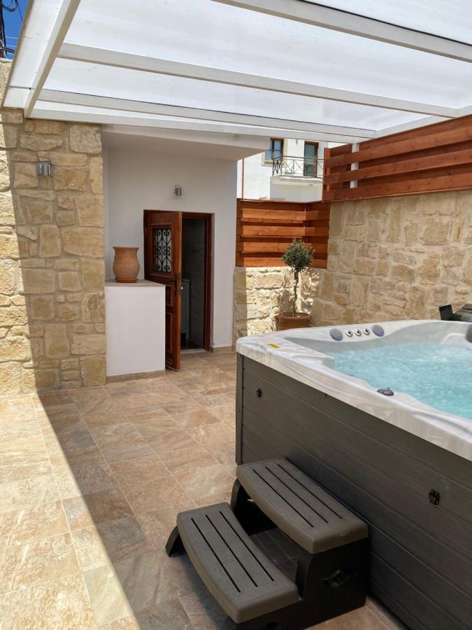 Caerus Villa *