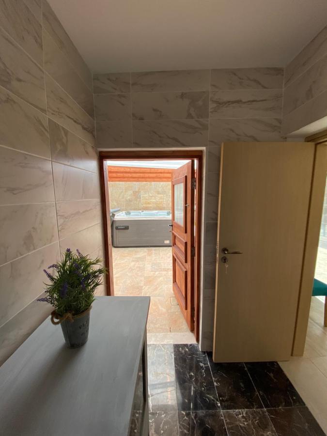 Caerus Villa *